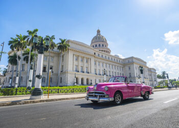 Vintage car outside the Capitol