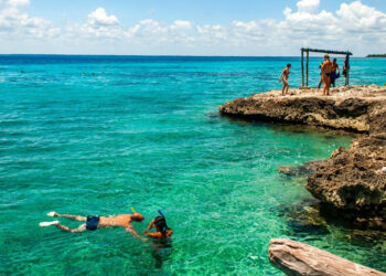 Snorkelling in Cuba