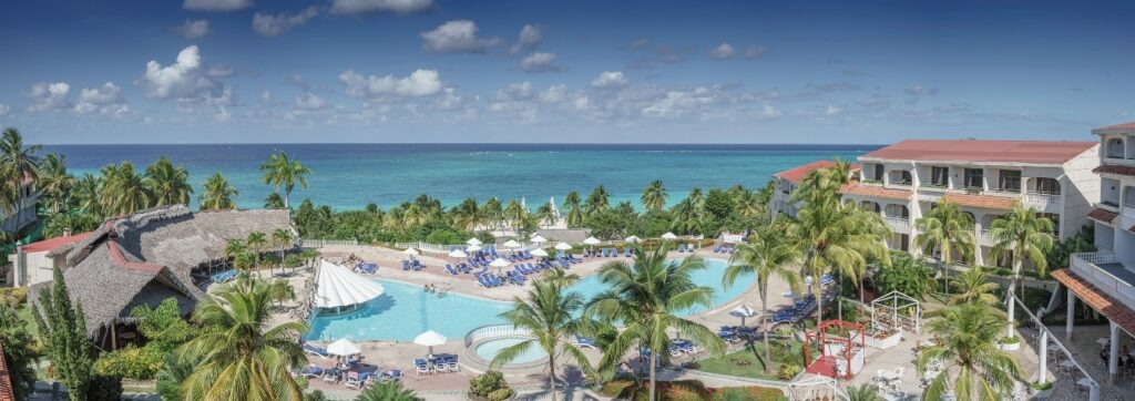 Hotels in Cuba with a Swim-Up Bar - Sol Rio De Luna Y Mares
