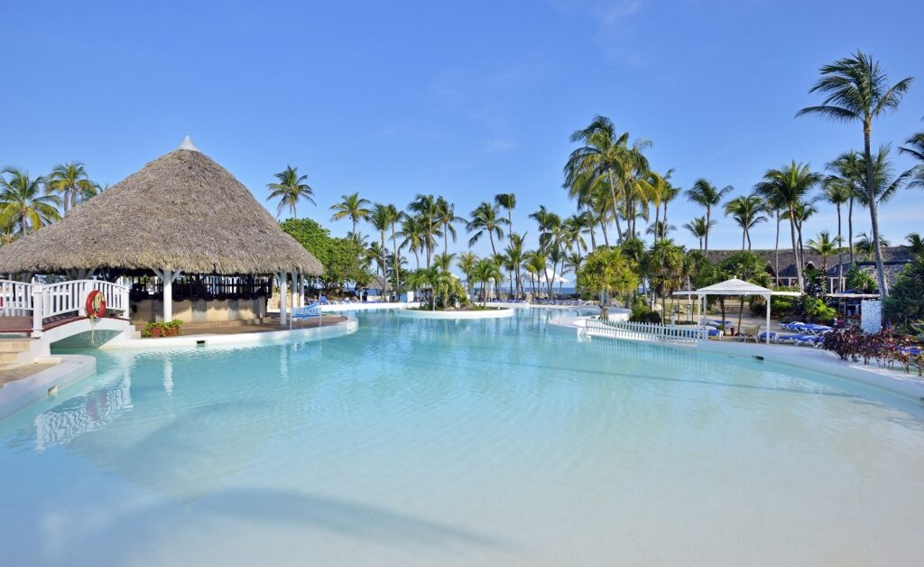 Hotels in Cuba with a Swim-Up Bar - Melia Varadero