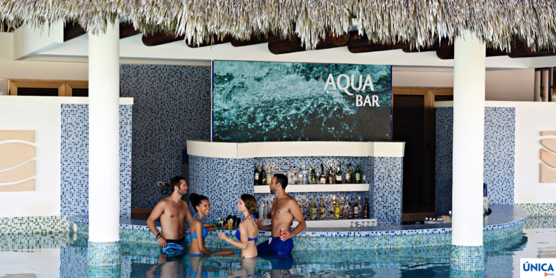 Hotels in Cuba with a Swim-Up Bar