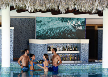 Hotels in Cuba with a Swim-Up Bar