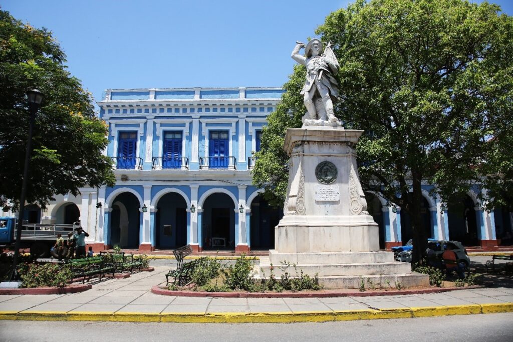 Matanzas destination guide - Plaza la Viga square