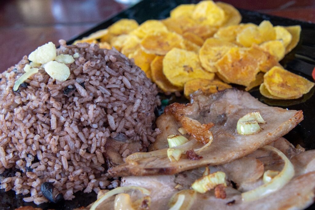best foods to try in Cuba - Congris (Rice with Cuban Black Beans)