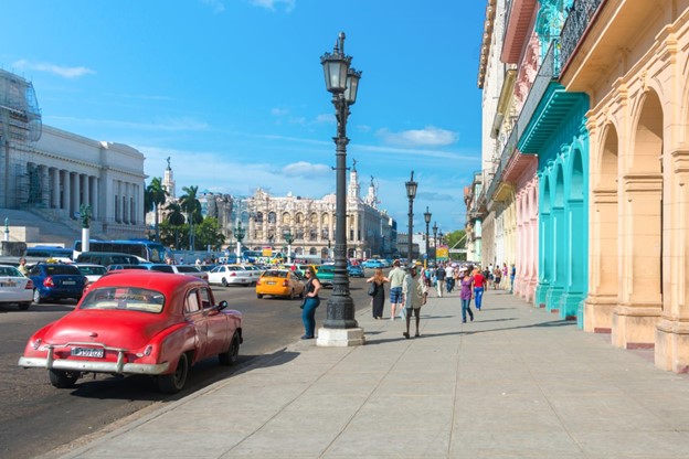 What to Do Near Colon Cemetery