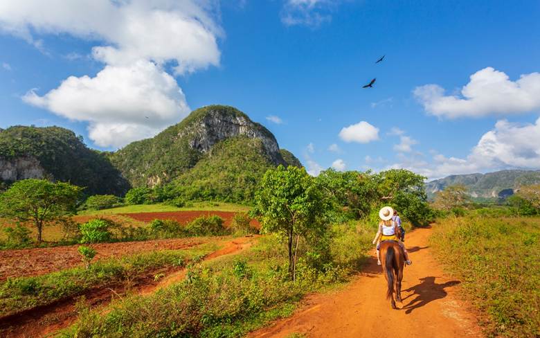 tourist hotspots in cuba - horseback