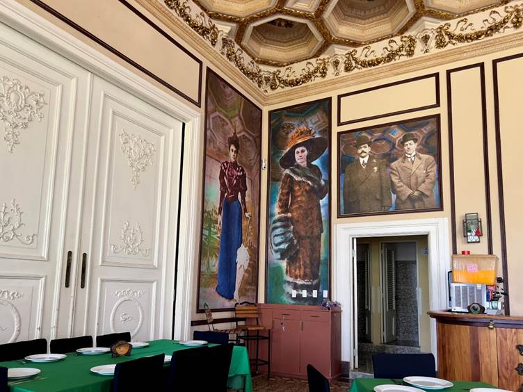 Mansion of the Monkeys - 1