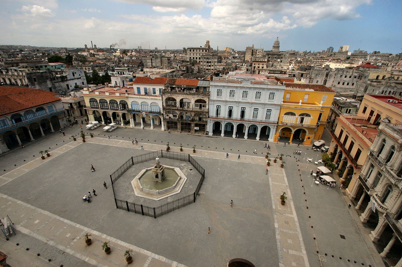 La Plaza Vieja in Old Havana